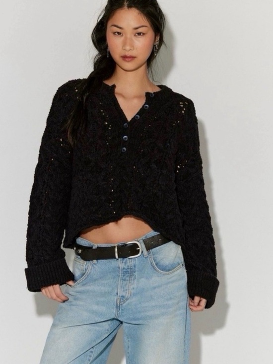 Free People Sweaters - Free People Polly Cable-Knit Sweater in Black small NWOT Ptp 22” L 17”